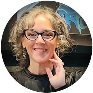 Jeniece Shackelford assistant director Ocean Blue Galleries Winter Park